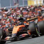 Monoplace McLaren de Lando Norris devant le public de Zandvoort en qualifications
