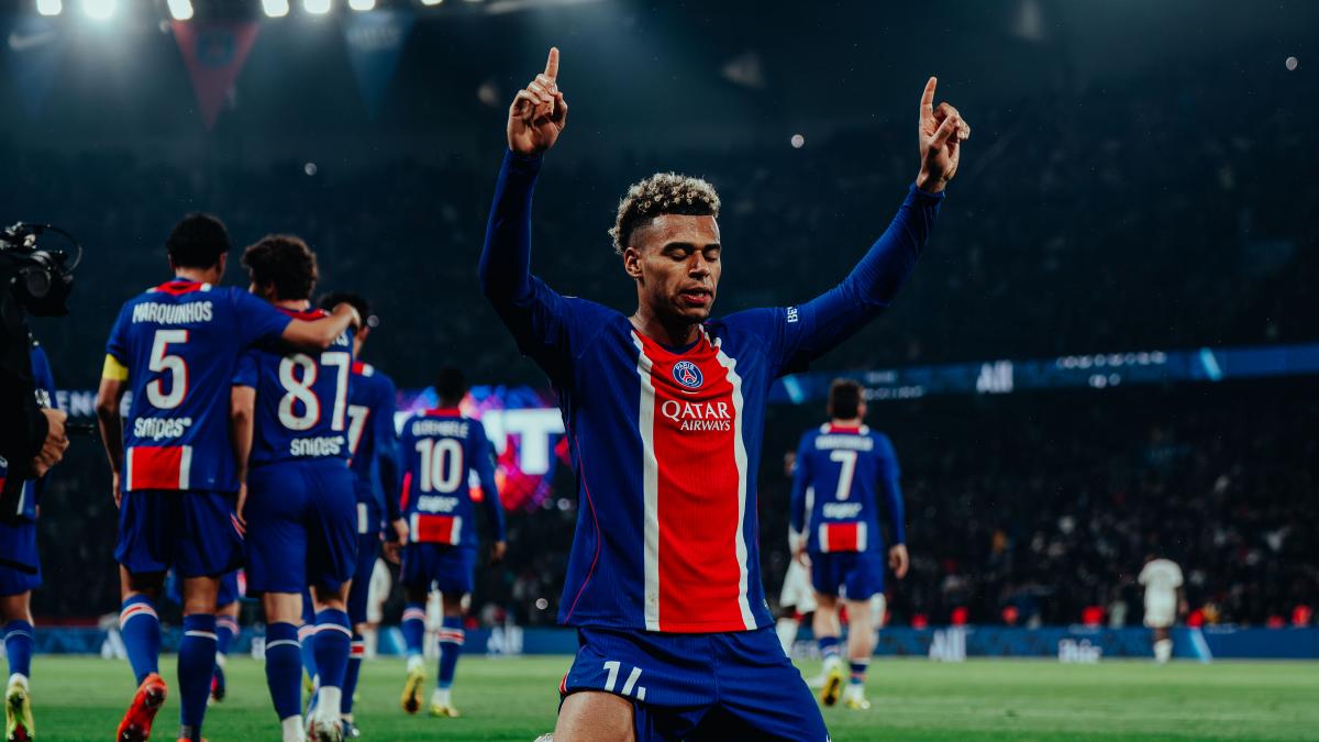 PSG célèbre avant la Supercoupe d'Europe face à Aston Villa