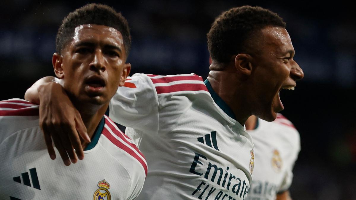 Bellingham et Mbappé célèbrent un but lors de Real Madrid 4-0 Málaga en Liga