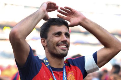 Rodri célèbre le titre de champion du monde 2026 avec l'Espagne