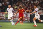Duel entre un joueur de l'AS Roma et Dodo de la Fiorentina lors du match de la journee 1 de Serie A 2026-2027 a l'Olimpico