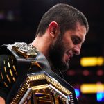 Islam Makhachev porte la ceinture UFC des poids welters avant l'UFC 330 face à Ian Machado Garry