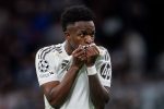 Vinícius Junior embrasse le blason du Real Madrid après sa prolongation jusqu'en 2032