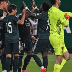 Vinícius Júnior célèbre avec le Real Madrid après la victoire face au Ferencváros