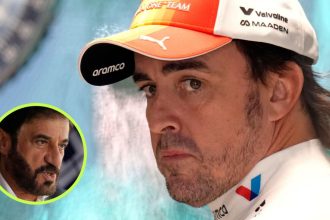 Fernando Alonso concentré dans le paddock, avec en médaillon le président de la FIA Mohammed Ben Sulayem, avant le GP d'Espagne 2026