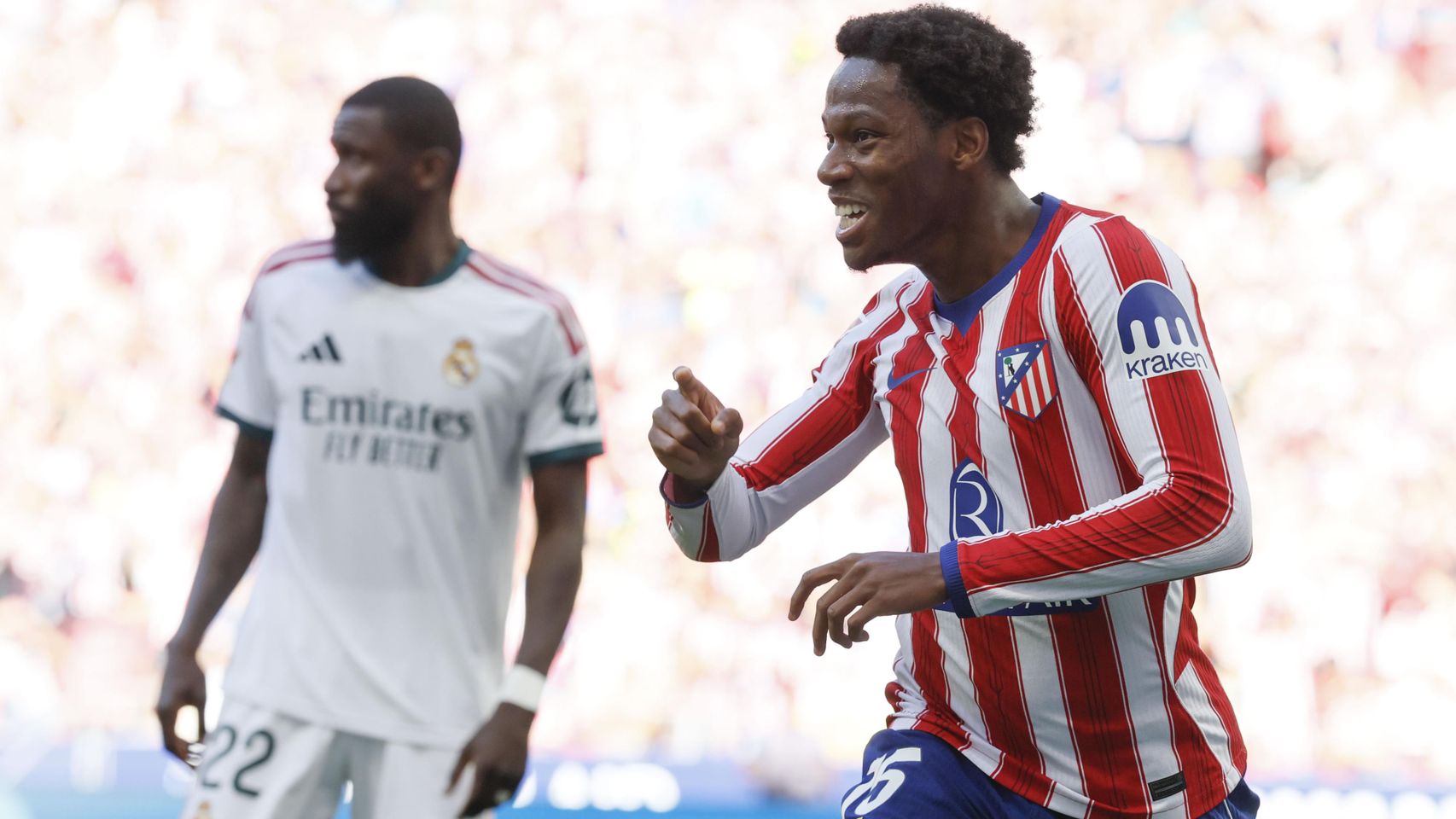 Un joueur de l'Atlético de Madrid célèbre son but face au Real Madrid lors du derby de LaLiga