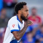 Pierre-Emerick Aubameyang exulte avec le maillot du Deportivo La Corogne en Liga 2026-27