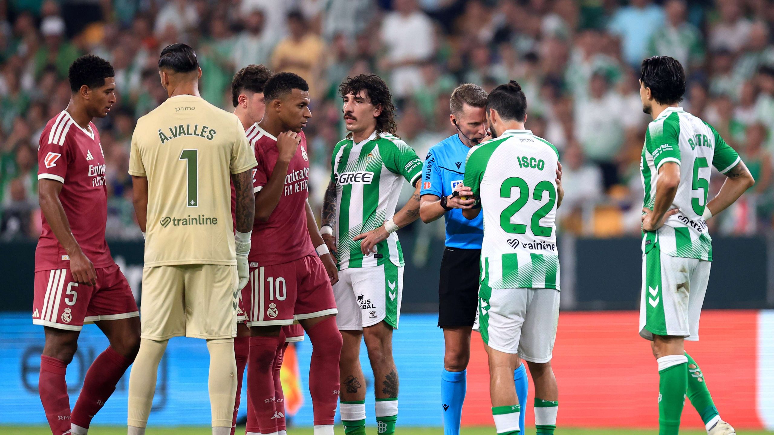 José Mourinho pendant Betis-Real Madrid, défaite 1-0 en Liga