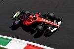 Charles Leclerc au volant de sa Ferrari lors des essais libres 1 du GP d'Italie 2026 à Monza