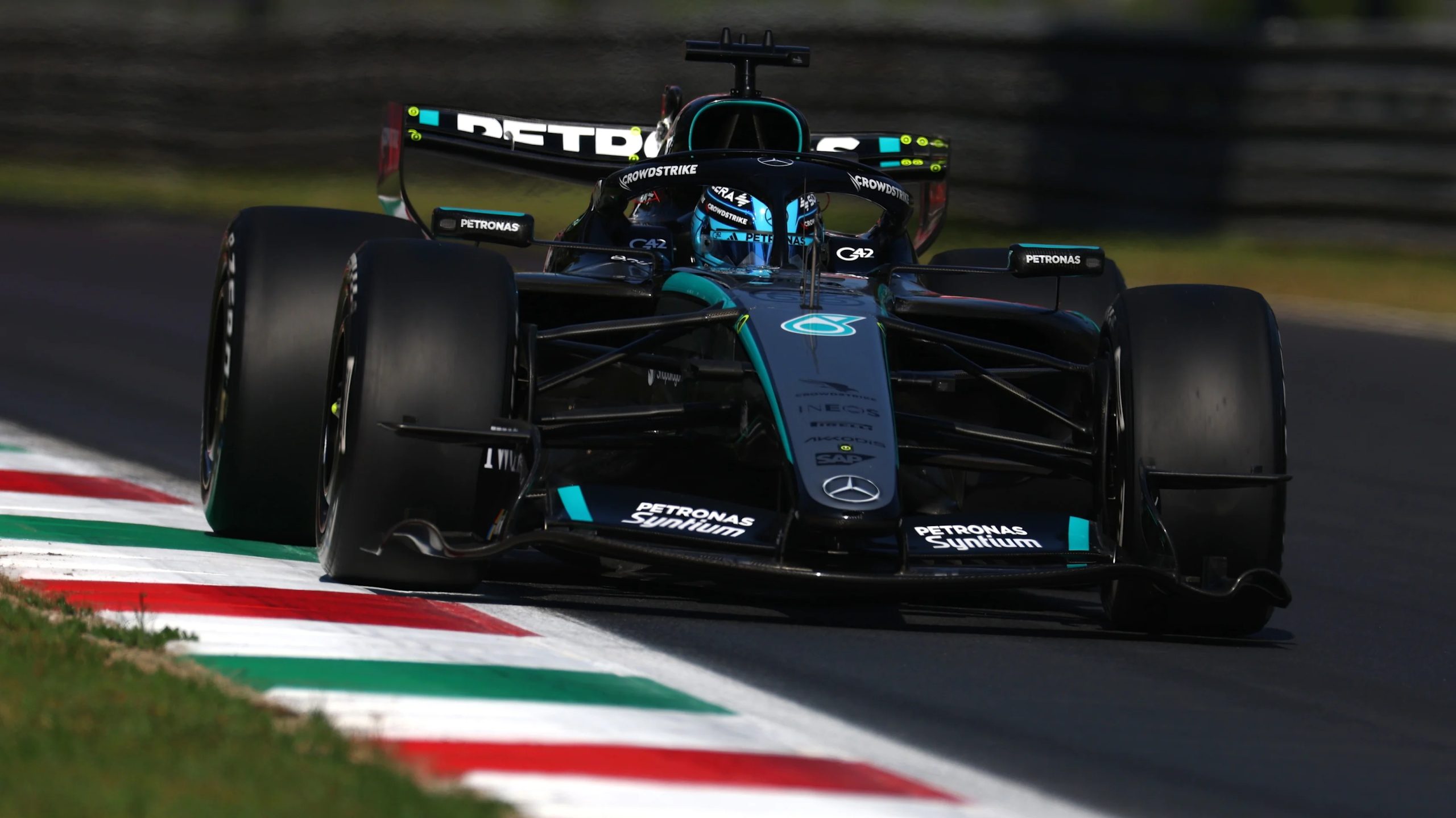 Monoplace Mercedes de Formule 1 en piste lors des essais libres du Grand Prix d'Italie 2026 à Monza