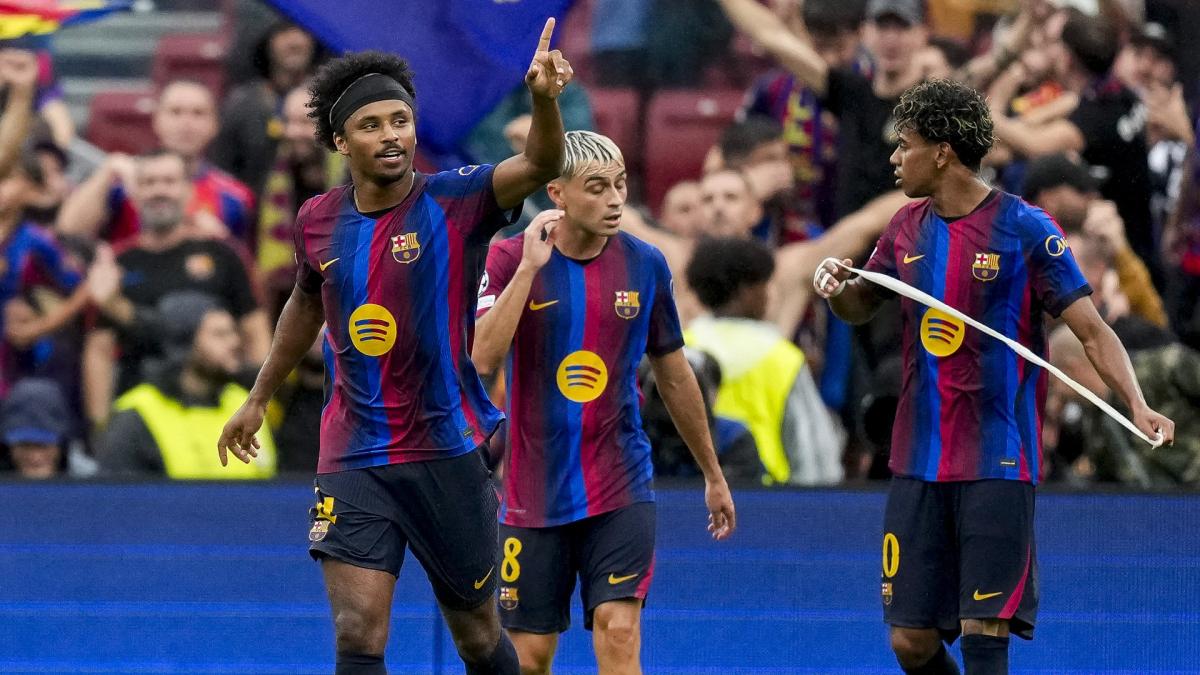 FC Barcelone célèbre un but face à Feyenoord en Ligue des champions