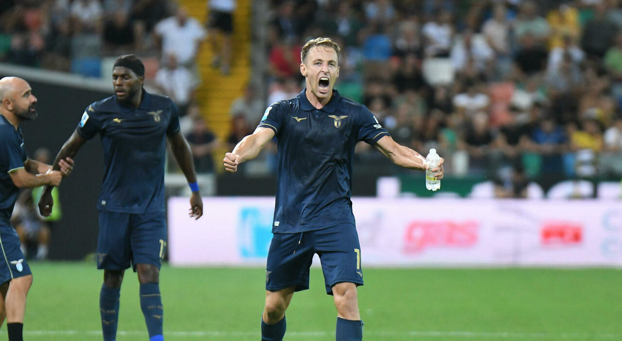 Un joueur de la Lazio celebre un but face a l'Udinese, Serie A journee 3