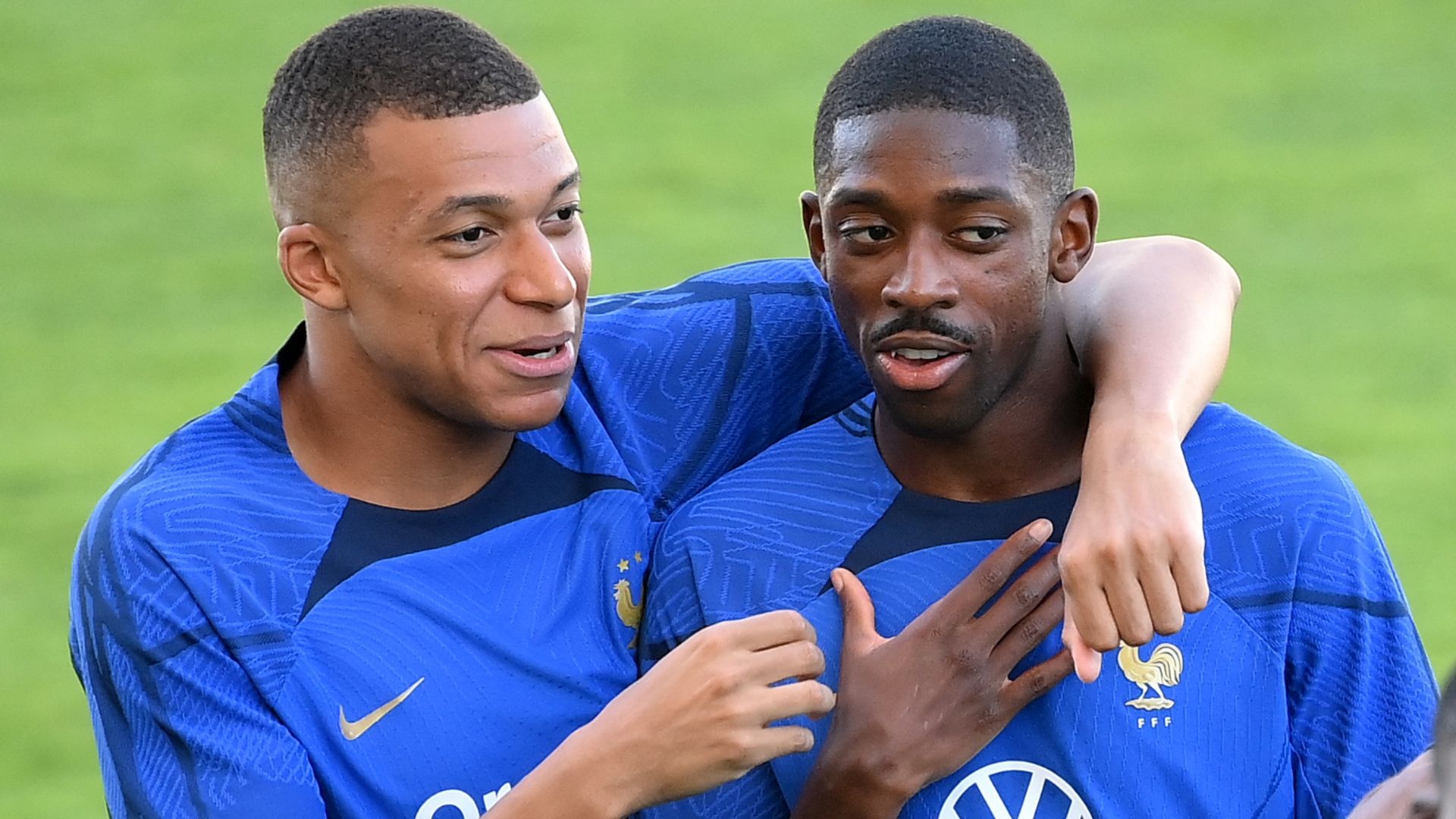 Kylian Mbappé et Ousmane Dembélé avec l'équipe de France