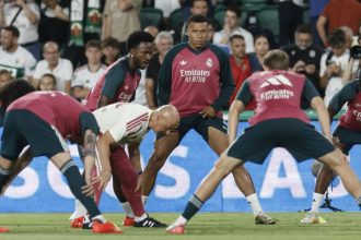 Joueurs du Real Madrid à l'échauffement avant le match contre Elche en Liga