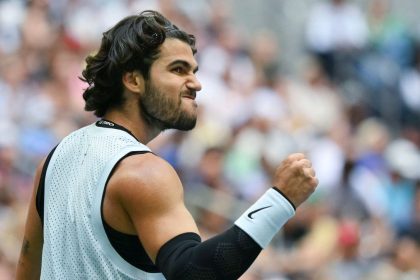 Carlos Alcaraz célèbre sa qualification pour les quarts de finale de l'US Open 2026
