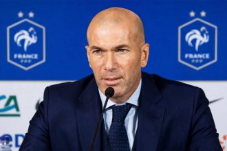 Zinédine Zidane en conférence de presse pour sa première liste des Bleus