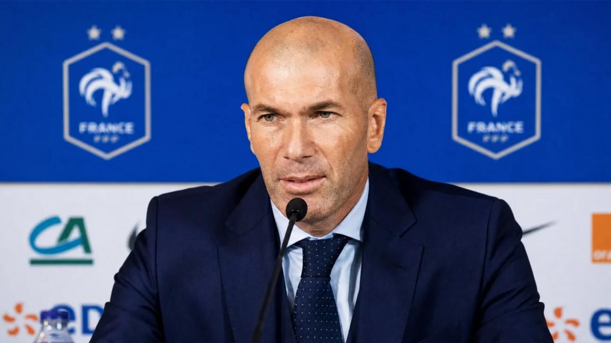 Zinédine Zidane en conférence de presse pour sa première liste des Bleus