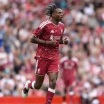 Jérémy Jacquet sous le maillot de Liverpool, pré-sélectionné par Zinédine Zidane en équipe de France