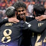 Joueurs du FC Barcelone célébrant un but lors de la victoire à Galatasaray en Ligue des champions
