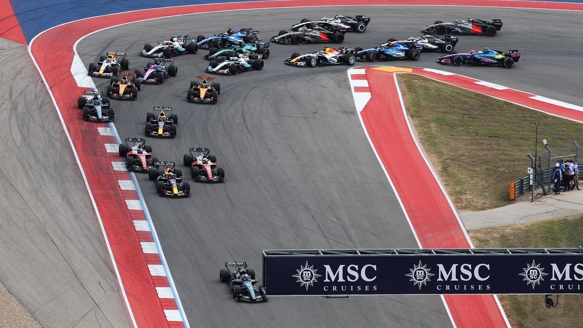 Départ du GP des États-Unis 2026 à Austin avec la Mercedes de Kimi Antonelli en tête