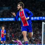 Khvicha Kvaratskhelia célèbre un but avec le PSG contre Le Mans au Parc des Princes