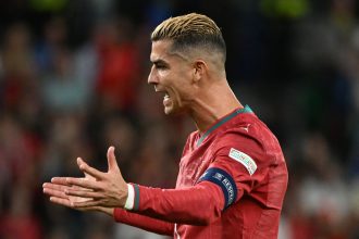 Cristiano Ronaldo, capitaine du Portugal, mécontent lors du match contre le pays de Galles