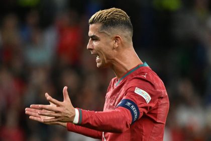 Cristiano Ronaldo, capitaine du Portugal, mécontent lors du match contre le pays de Galles