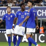 Gianluca Scamacca fête son but avec ses coéquipiers lors d'Italie-Turquie en Ligue des nations