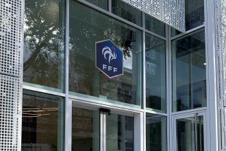 Entrée du siège de la Fédération française de football à Paris
