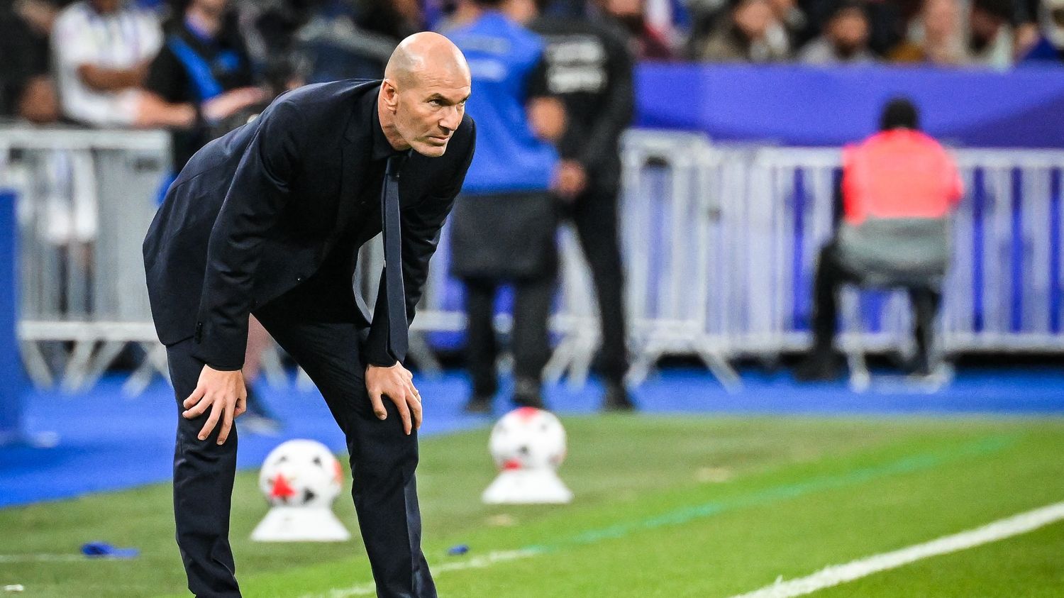Zinédine Zidane au bord du terrain lors de France-Italie (1-1) au Stade de France, Ligue des nations, 2 octobre 2026